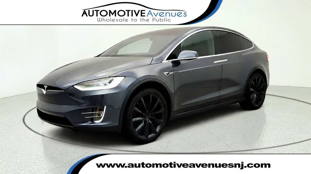 2020 Tesla Model X Long Range Plus — photo 1 of 13