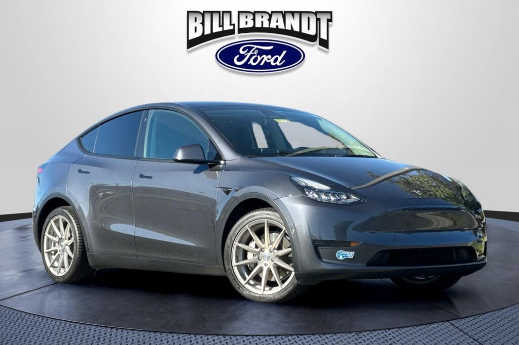 2021 Tesla Model Y Long Range — photo 1 of 13
