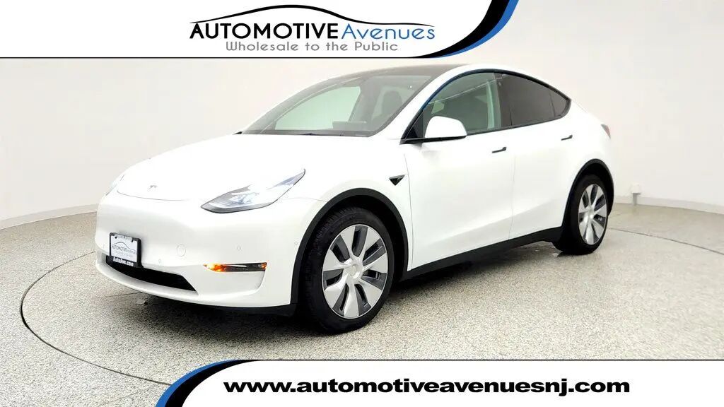2021 Tesla Model Y Long Range — photo 1 of 13