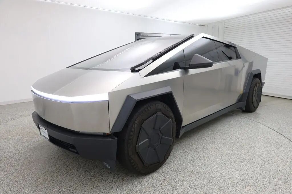 2024 Tesla Cybertruck Base