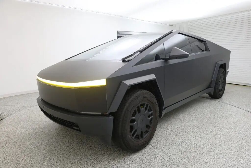 2024 Tesla Cybertruck Base