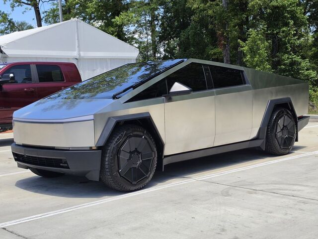 2024 Tesla Cybertruck Cyberbeast