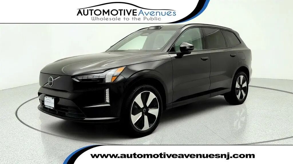 2025 Volvo EX90 Twin Performance Plus 6P — photo 1 of 13