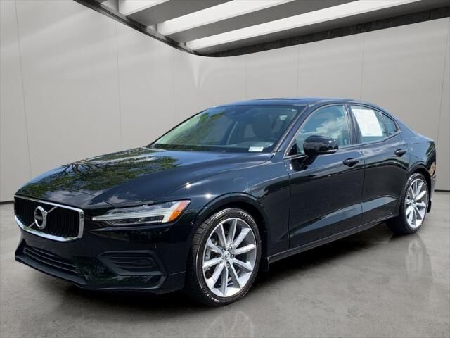 2020 Volvo S60 T5 Momentum
