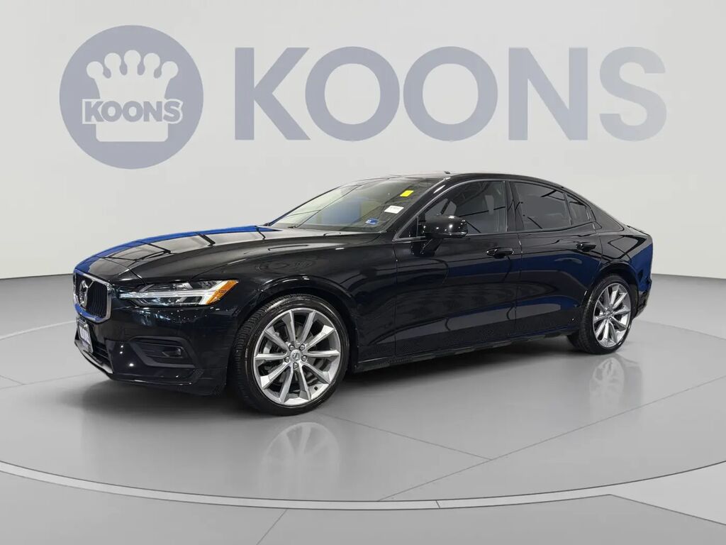 2021 Volvo S60 T5 Momentum — photo 1 of 13