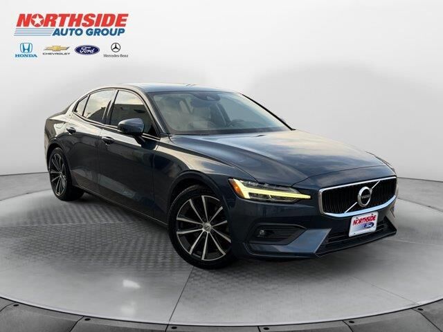 2021 Volvo S60 T5 Momentum