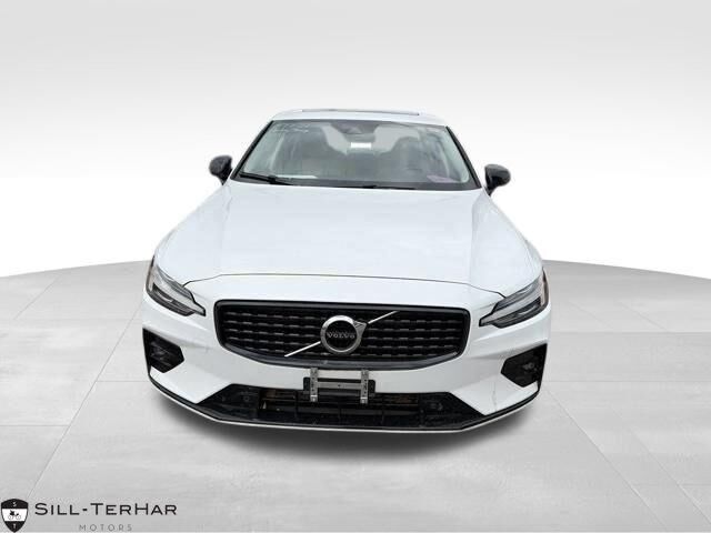 2021 Volvo S60 T5 Momentum