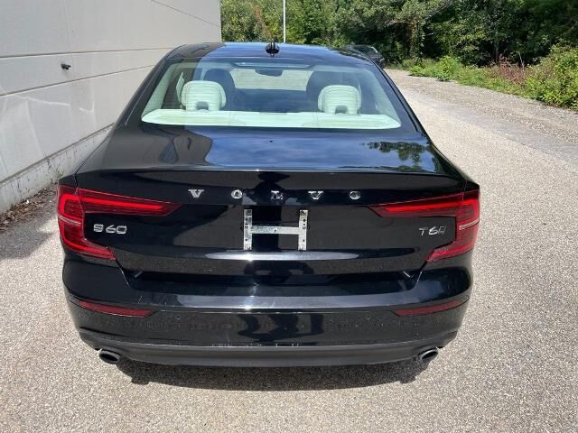 2019 Volvo S60 T6 Momentum
