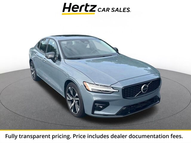 2024 Volvo S60 Core Dark Theme