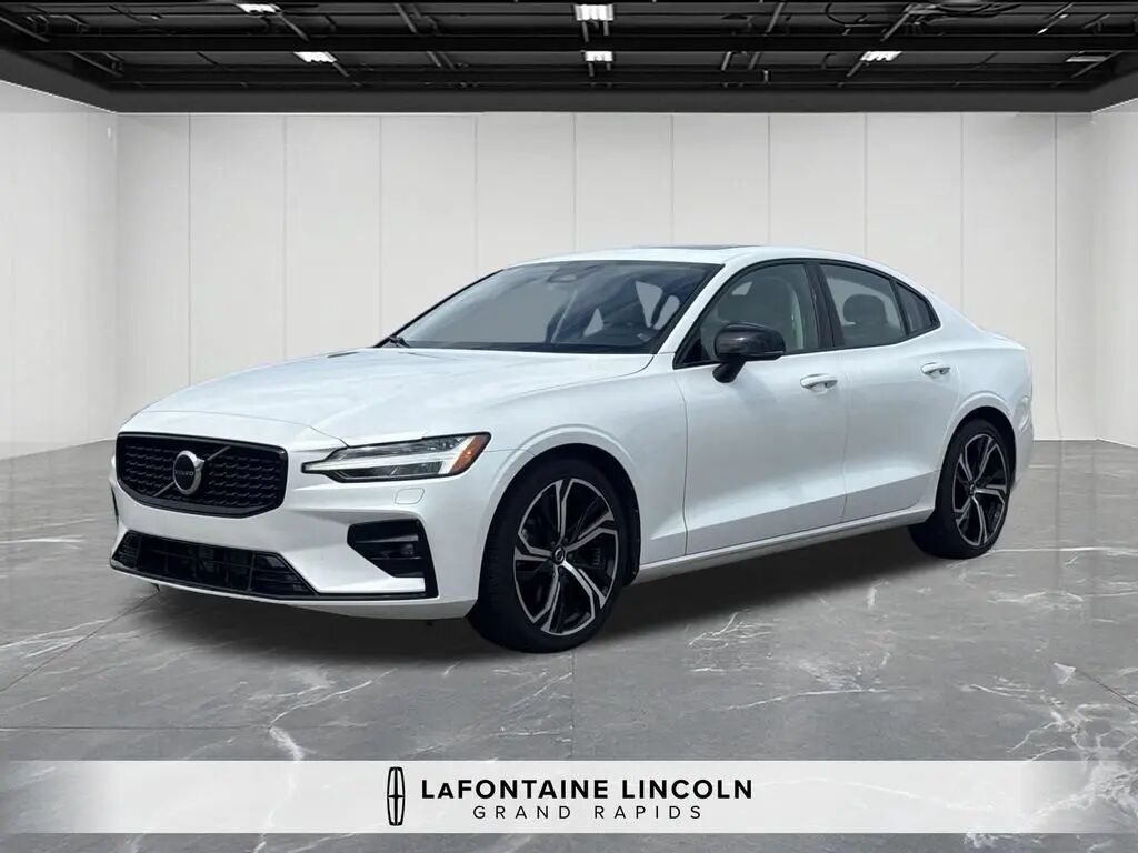 2024 Volvo S60 B5 Core Dark Theme — photo 1 of 13