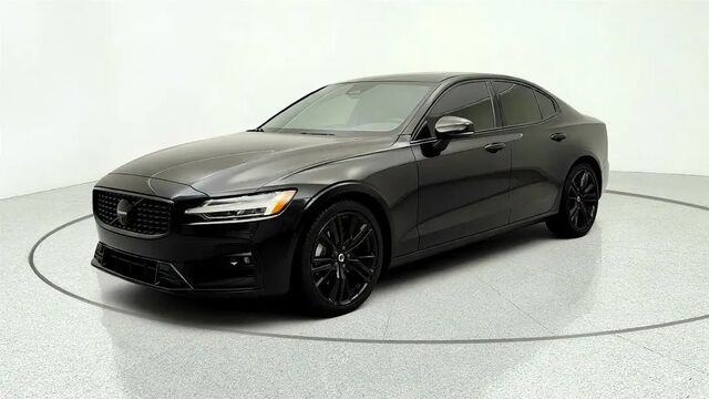 2024 Volvo S60 B5 Plus Black Edition