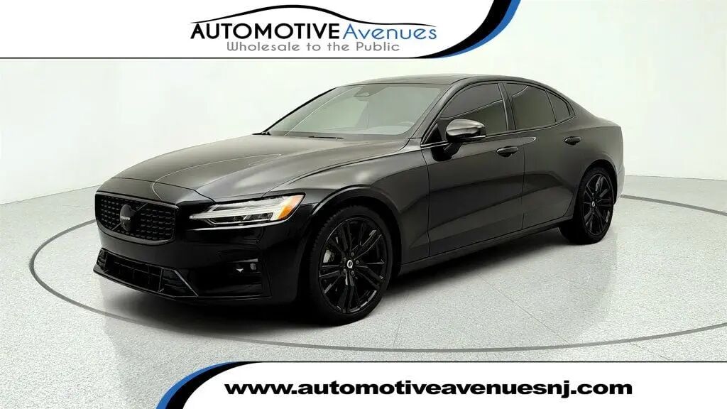2024 Volvo S60 B5 Plus Black Edition — photo 1 of 13