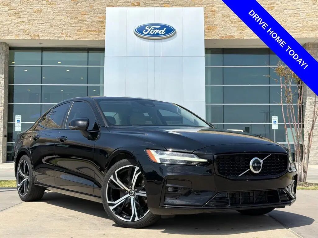2023 Volvo S60 B5 Plus Dark Theme — photo 1 of 13