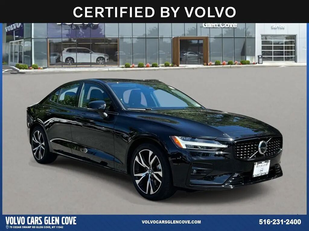 2024 Volvo S60 B5 Plus Dark Theme — photo 1 of 13