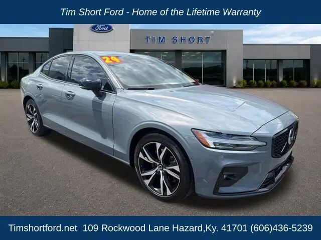 2024 Volvo S60 B5 Plus Dark Theme — photo 1 of 13