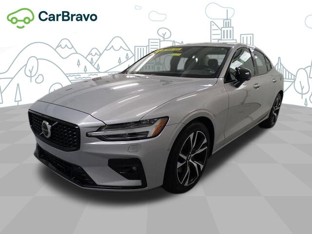 2024 Volvo S60 Plus Dark Theme
