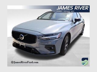 2024 Volvo S60 B5 Plus Dark Theme