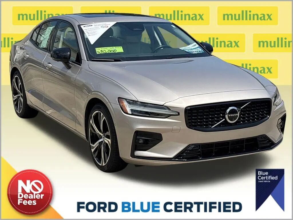 2024 Volvo S60 B5 Plus Dark Theme — photo 1 of 13