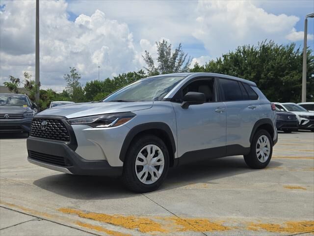 2023 Toyota Corolla Cross L — photo 1 of 7