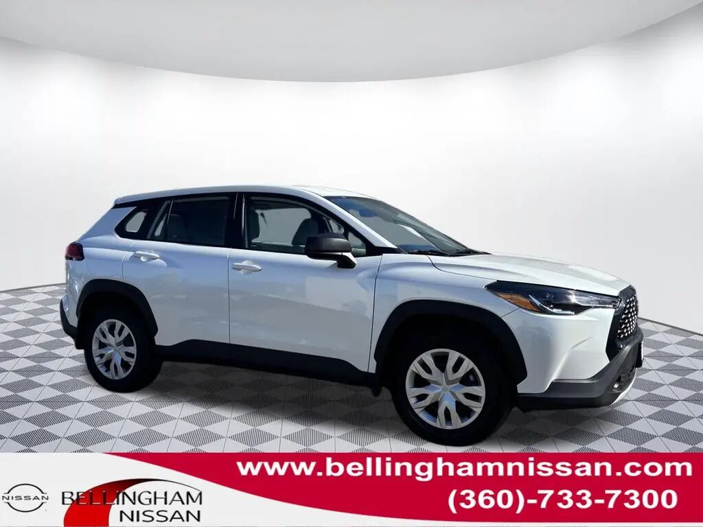 2022 Toyota Corolla Cross L — photo 1 of 13
