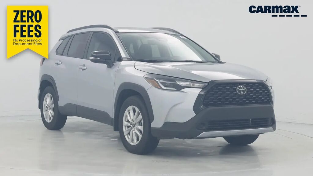2025 Toyota Corolla Cross LE — photo 1 of 13