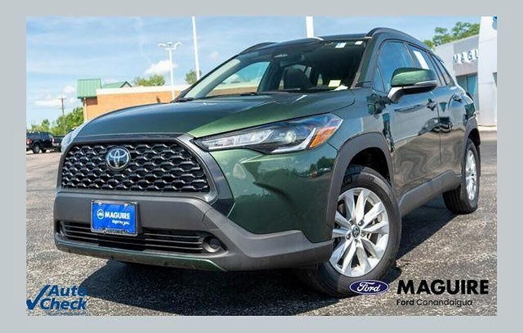 2023 Toyota Corolla Cross LE — photo 1 of 1