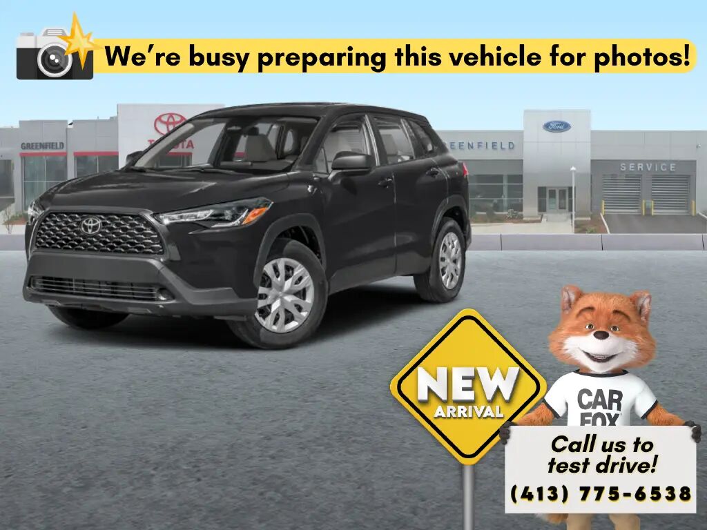 2024 Toyota Corolla Cross LE — photo 1 of 13