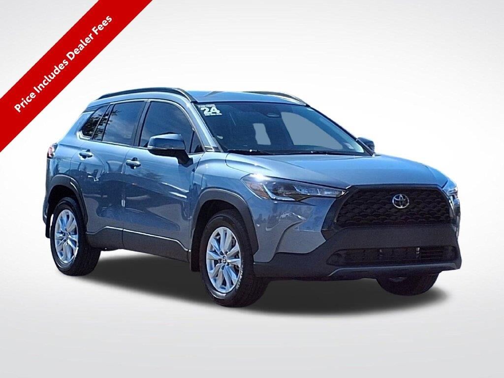 2024 Toyota Corolla Cross LE — photo 1 of 13