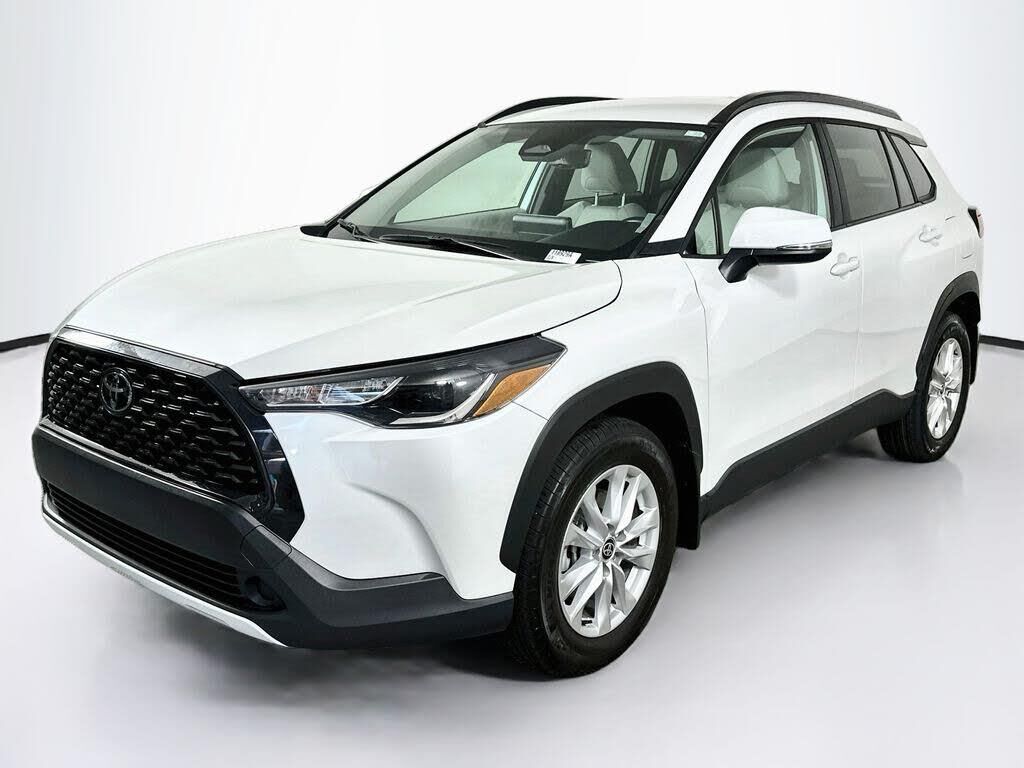 2024 Toyota Corolla Cross LE — photo 1 of 1