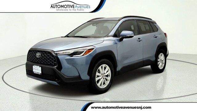 2024 Toyota Corolla Cross LE