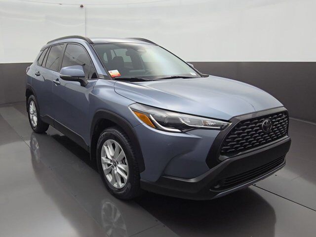 2023 Toyota Corolla Cross LE — photo 1 of 1