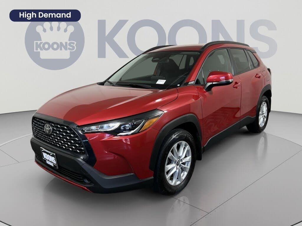 2023 Toyota Corolla Cross LE — photo 1 of 1