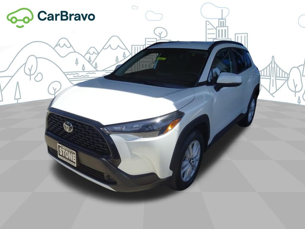 2022 Toyota Corolla Cross LE — photo 1 of 7