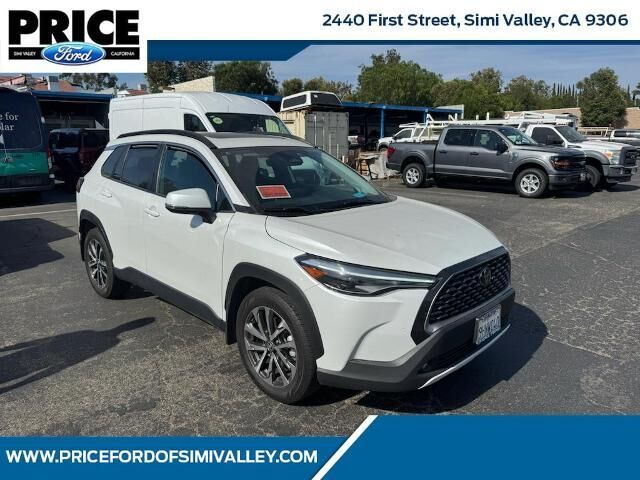 2023 Toyota Corolla Cross XLE