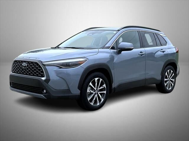2024 Toyota Corolla Cross XLE — photo 1 of 13