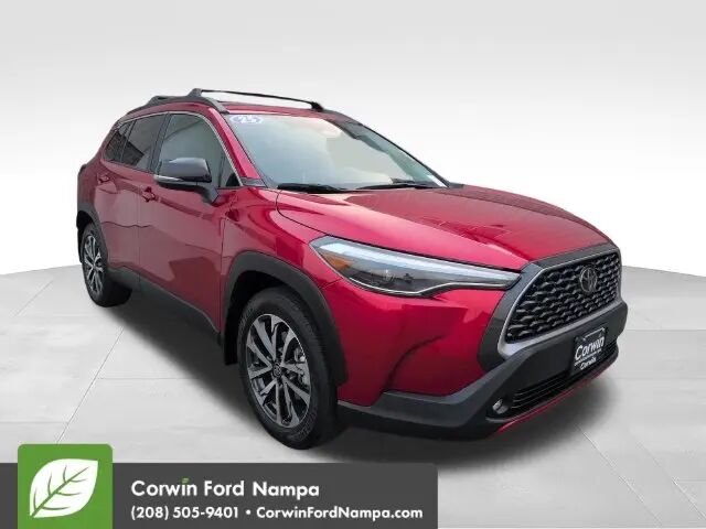 2025 Toyota Corolla Cross XLE — photo 1 of 13