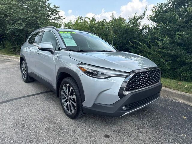 2024 Toyota Corolla Cross XLE