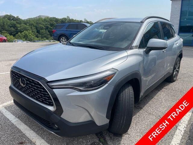 2024 Toyota Corolla Cross XLE