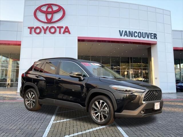 2025 Toyota Corolla Cross XLE — photo 1 of 13