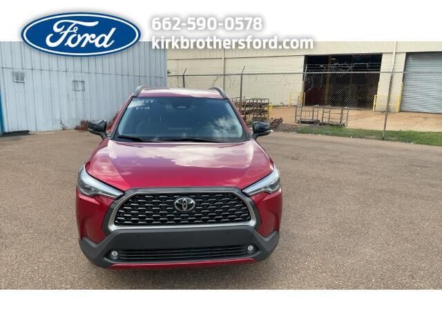 2025 Toyota Corolla Cross XLE