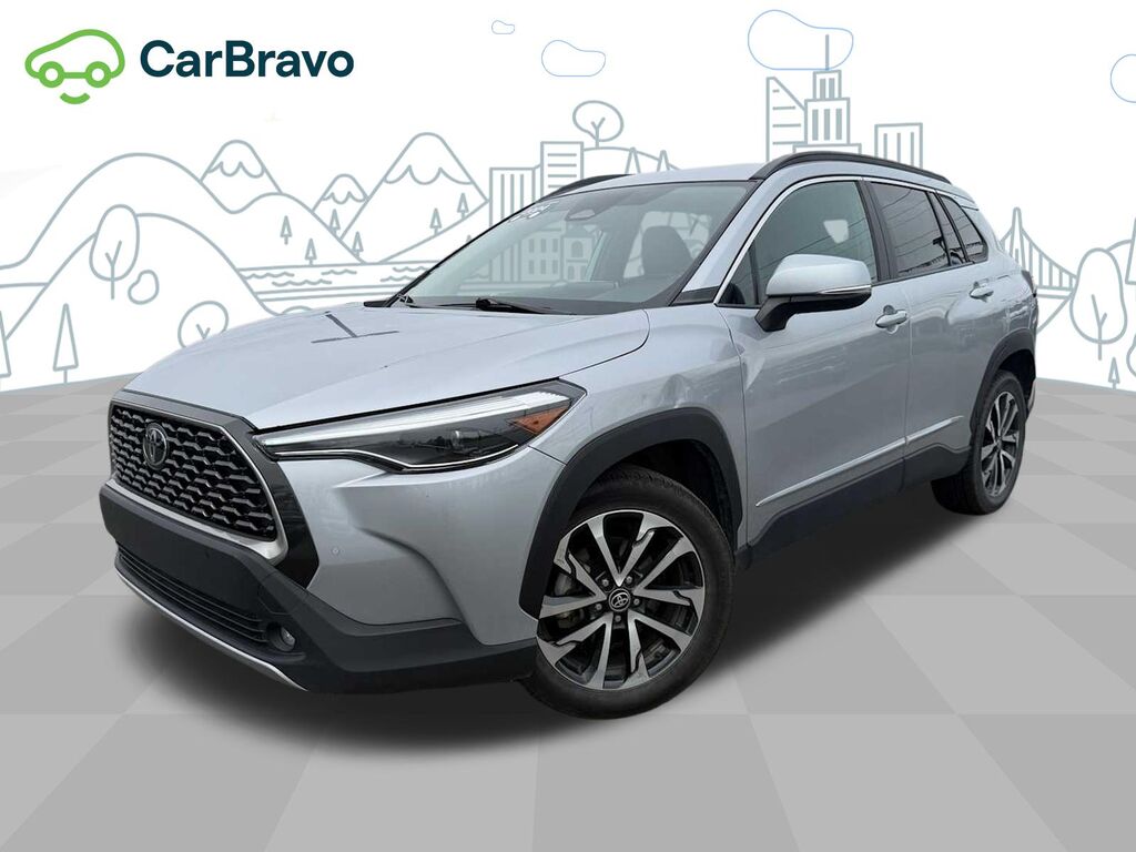 2024 Toyota Corolla Cross XLE — photo 1 of 6