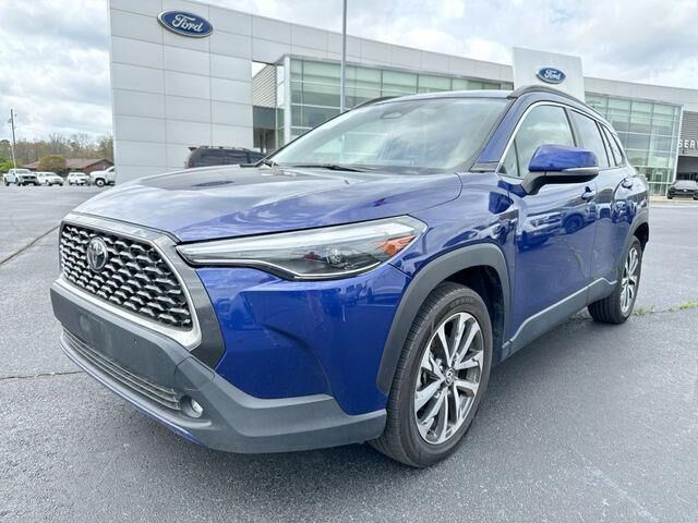2023 Toyota Corolla Cross XLE