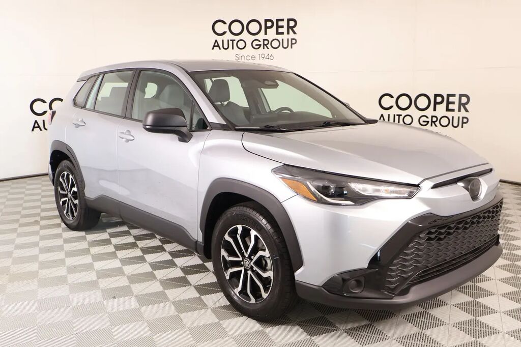2025 Toyota Corolla Cross Hybrid S — photo 1 of 13