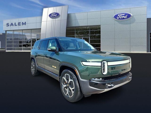 2024 Rivian R1S Adventure