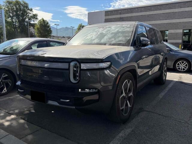 2024 Rivian R1S Adventure