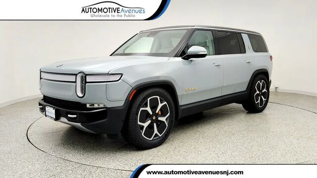 2024 Rivian R1S Adventure