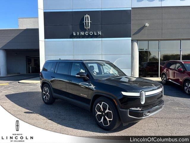 2024 Rivian R1S Adventure