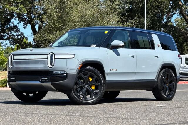 2024 Rivian R1S Adventure