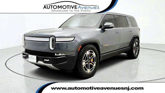 2023 Rivian R1S Adventure