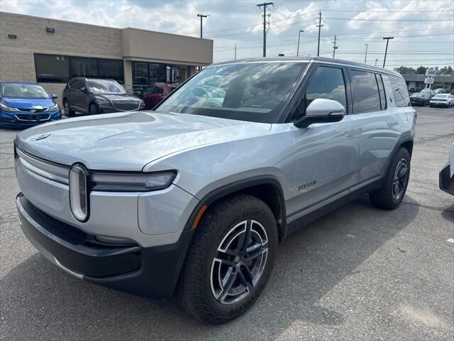 2025 Rivian R1S Adventure